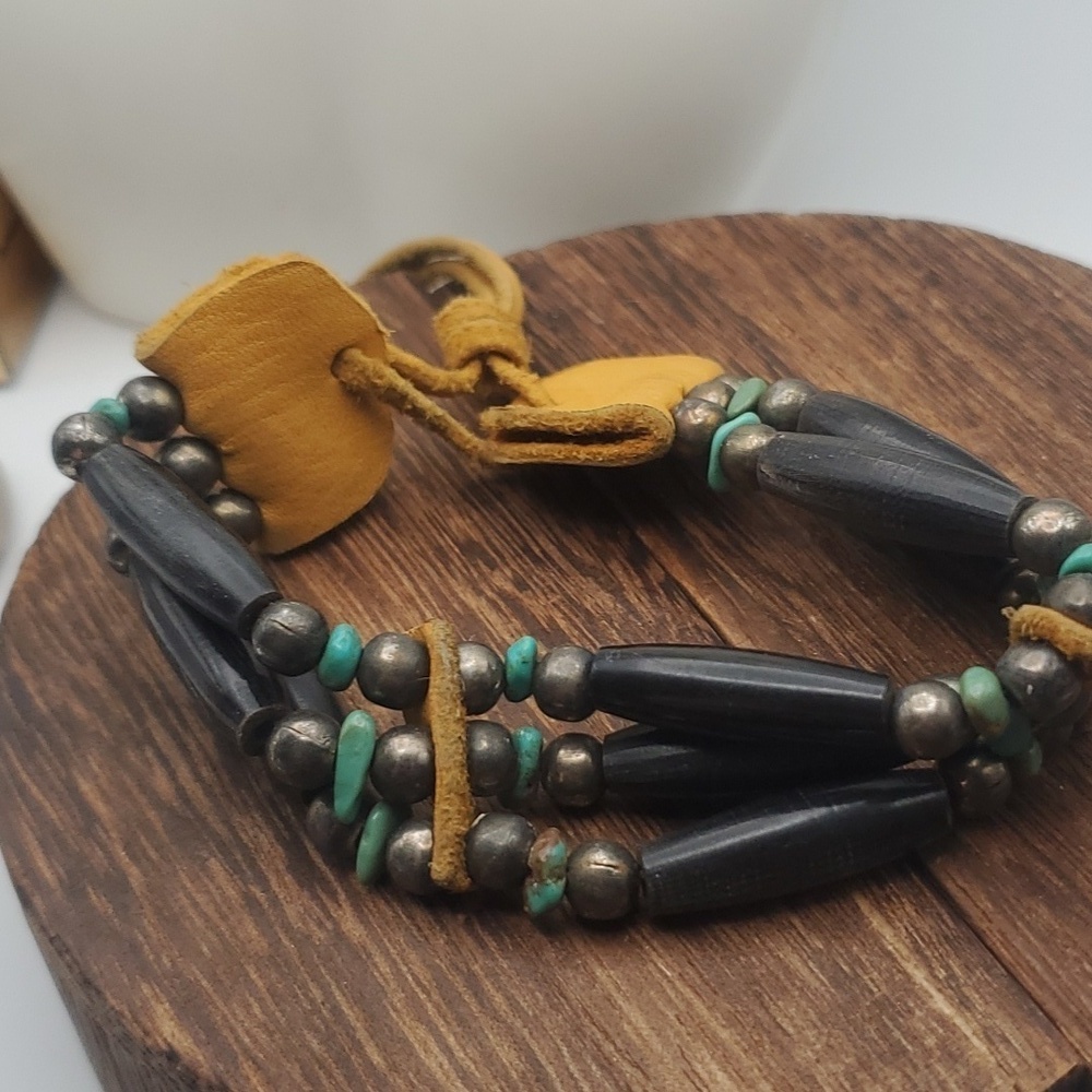 B2011 native Navajo natural‎ pelt leather tube bracelet handcrafted